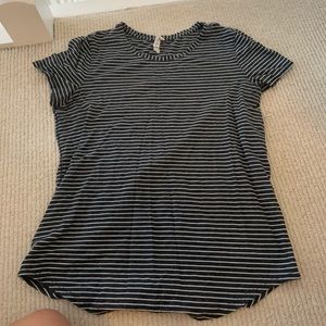 L U L U L E M O N.   T S H I R T